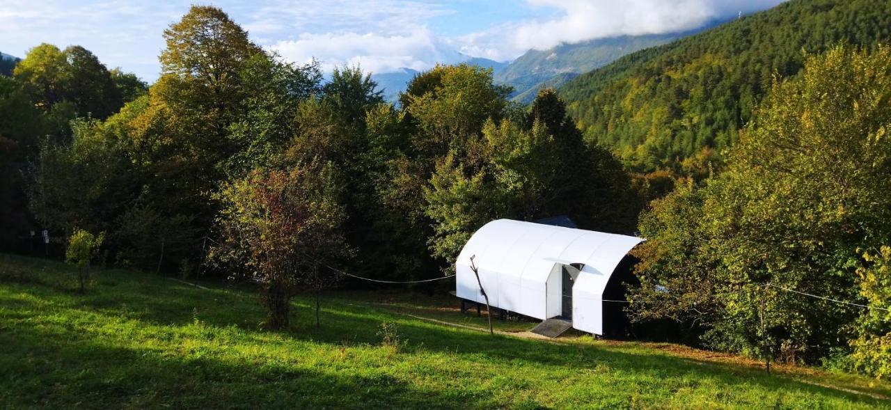 ホテル Glamping Georgia Krikhi アンブロラウリ エクステリア 写真