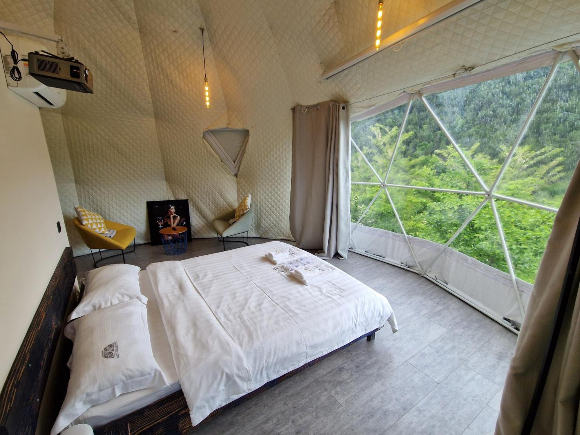 ホテル Glamping Georgia Krikhi アンブロラウリ エクステリア 写真