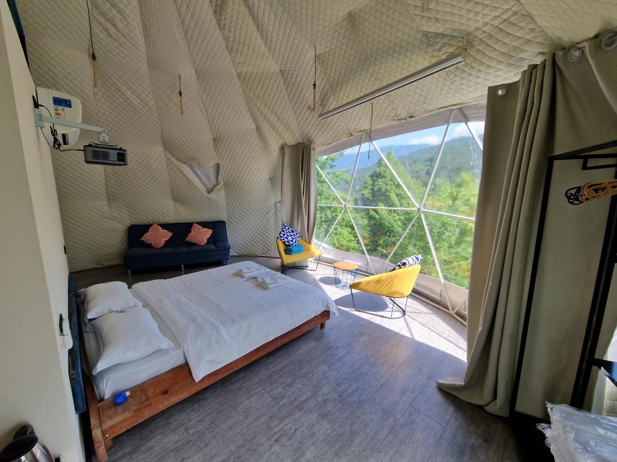 ホテル Glamping Georgia Krikhi アンブロラウリ エクステリア 写真