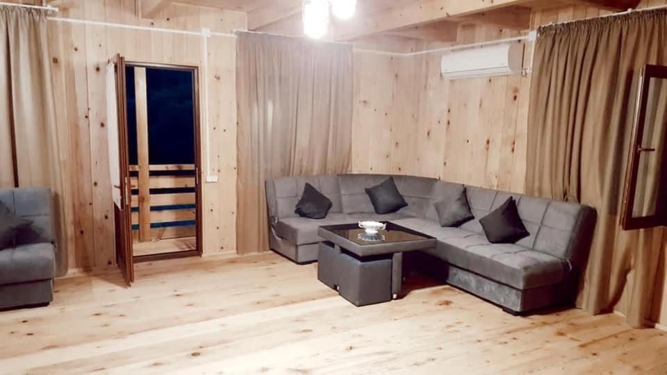 ホテル Glamping Georgia Krikhi アンブロラウリ エクステリア 写真