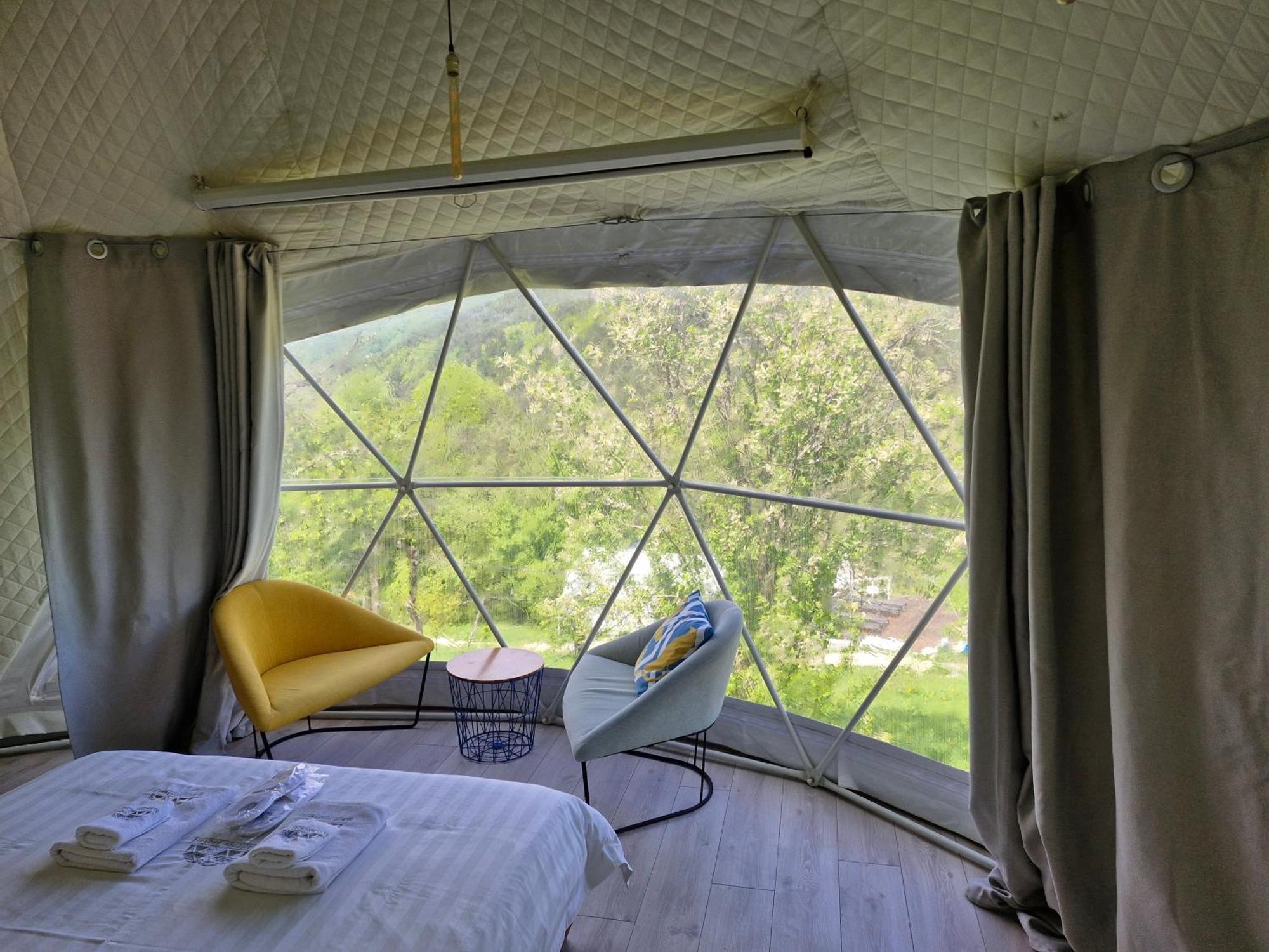 ホテル Glamping Georgia Krikhi アンブロラウリ エクステリア 写真