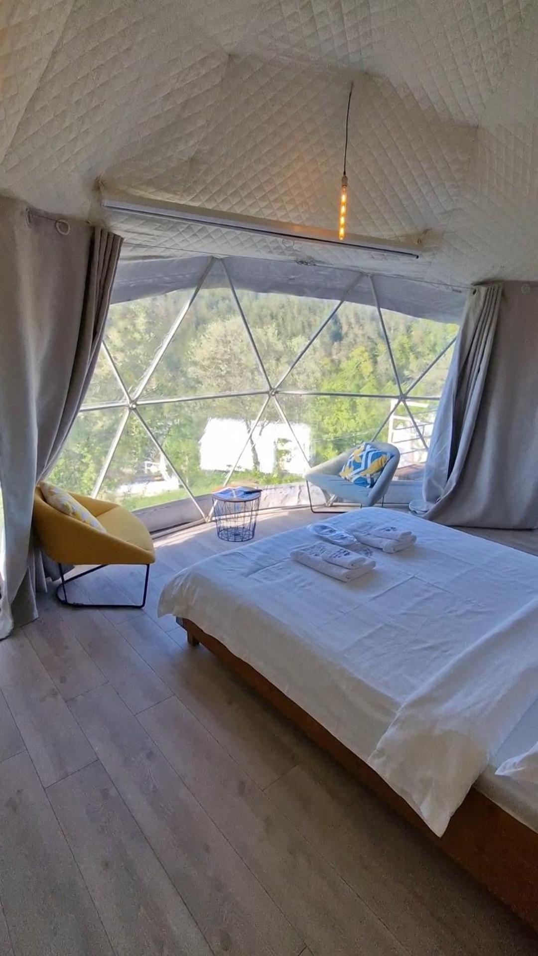 ホテル Glamping Georgia Krikhi アンブロラウリ エクステリア 写真