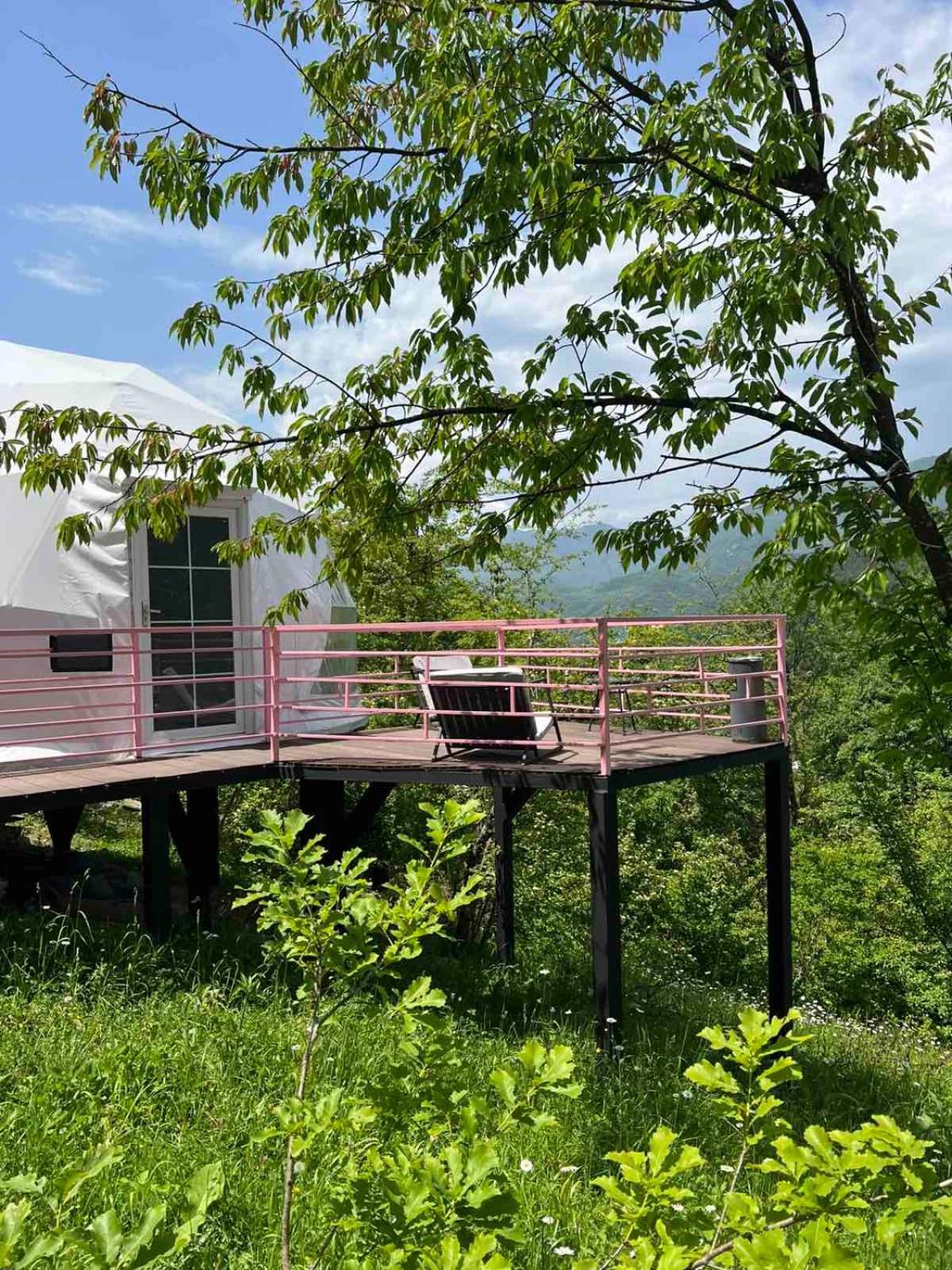 ホテル Glamping Georgia Krikhi アンブロラウリ エクステリア 写真