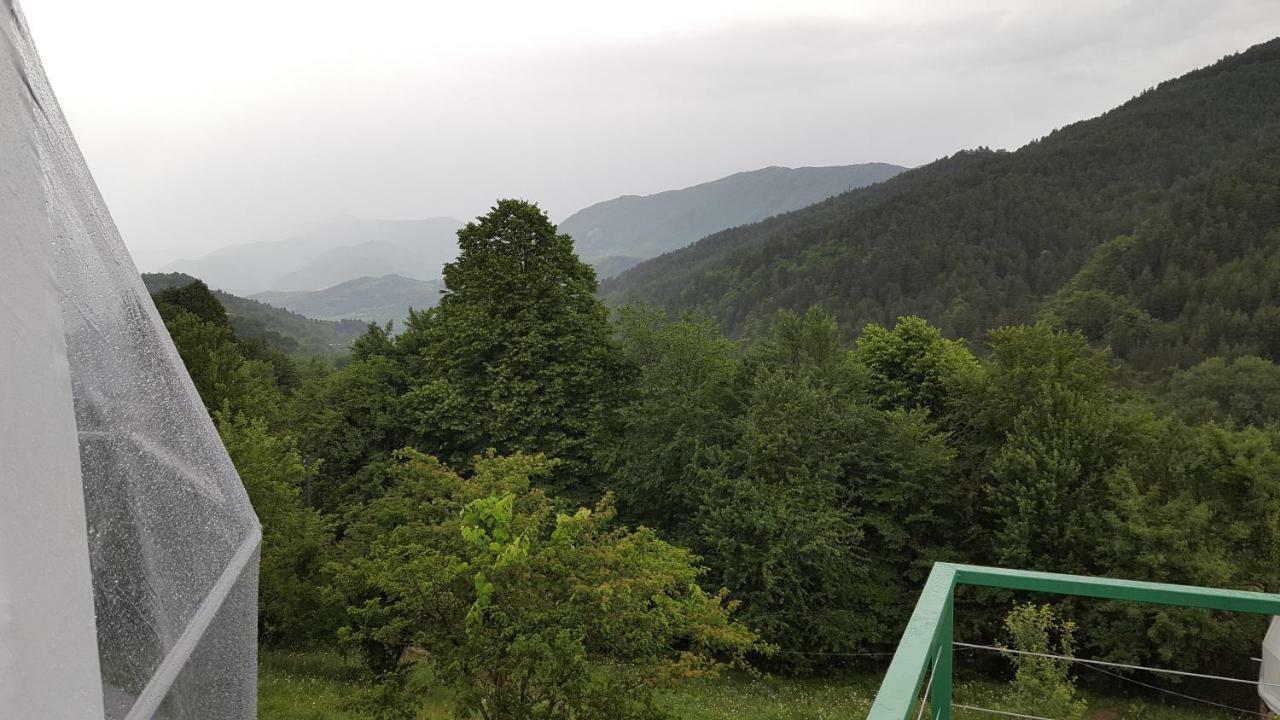 ホテル Glamping Georgia Krikhi アンブロラウリ エクステリア 写真
