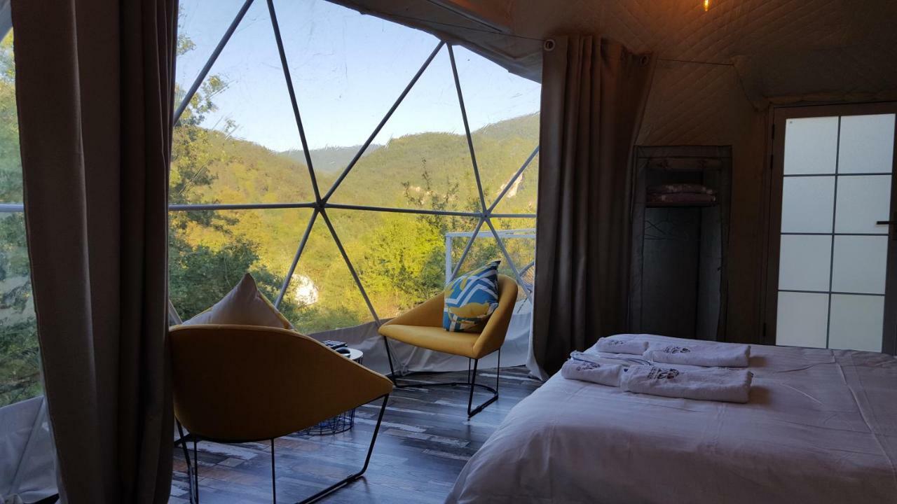 ホテル Glamping Georgia Krikhi アンブロラウリ エクステリア 写真