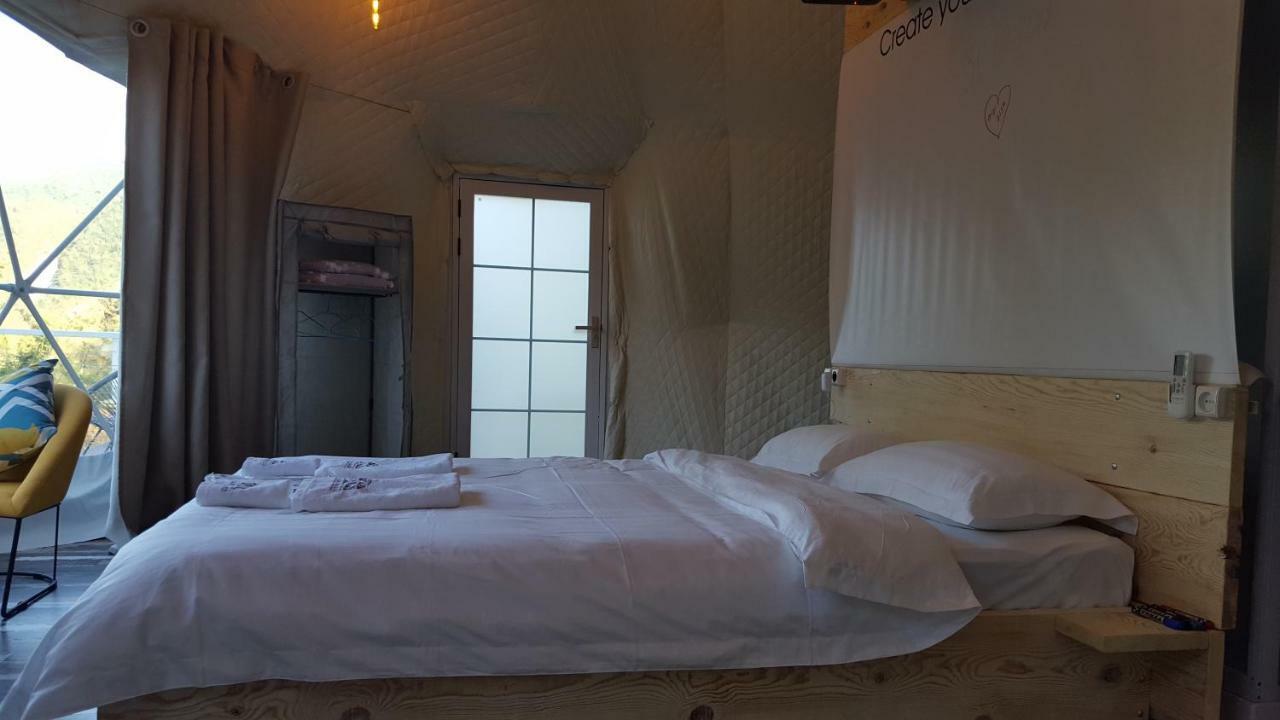 ホテル Glamping Georgia Krikhi アンブロラウリ エクステリア 写真