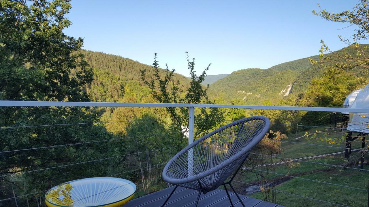ホテル Glamping Georgia Krikhi アンブロラウリ エクステリア 写真