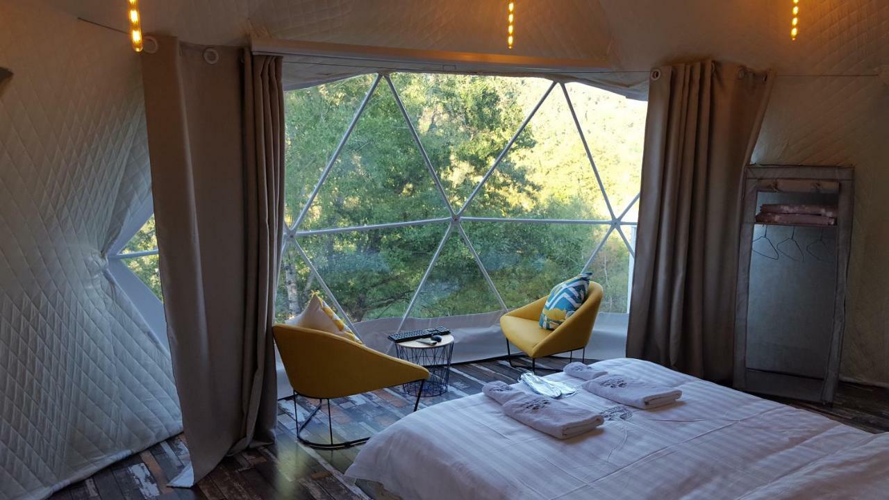 ホテル Glamping Georgia Krikhi アンブロラウリ エクステリア 写真