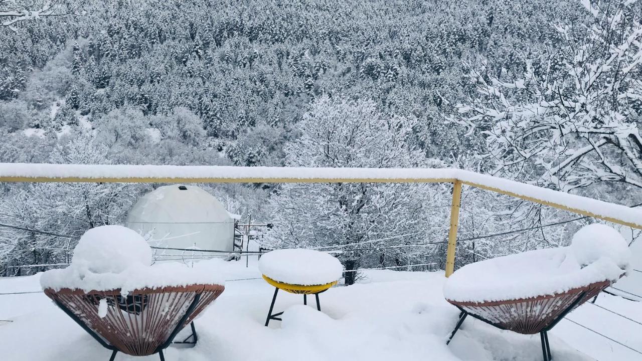 ホテル Glamping Georgia Krikhi アンブロラウリ エクステリア 写真